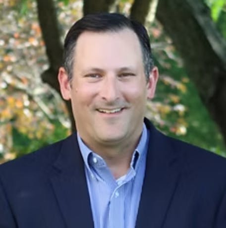 Board of Ed. member Jonathan Weiner