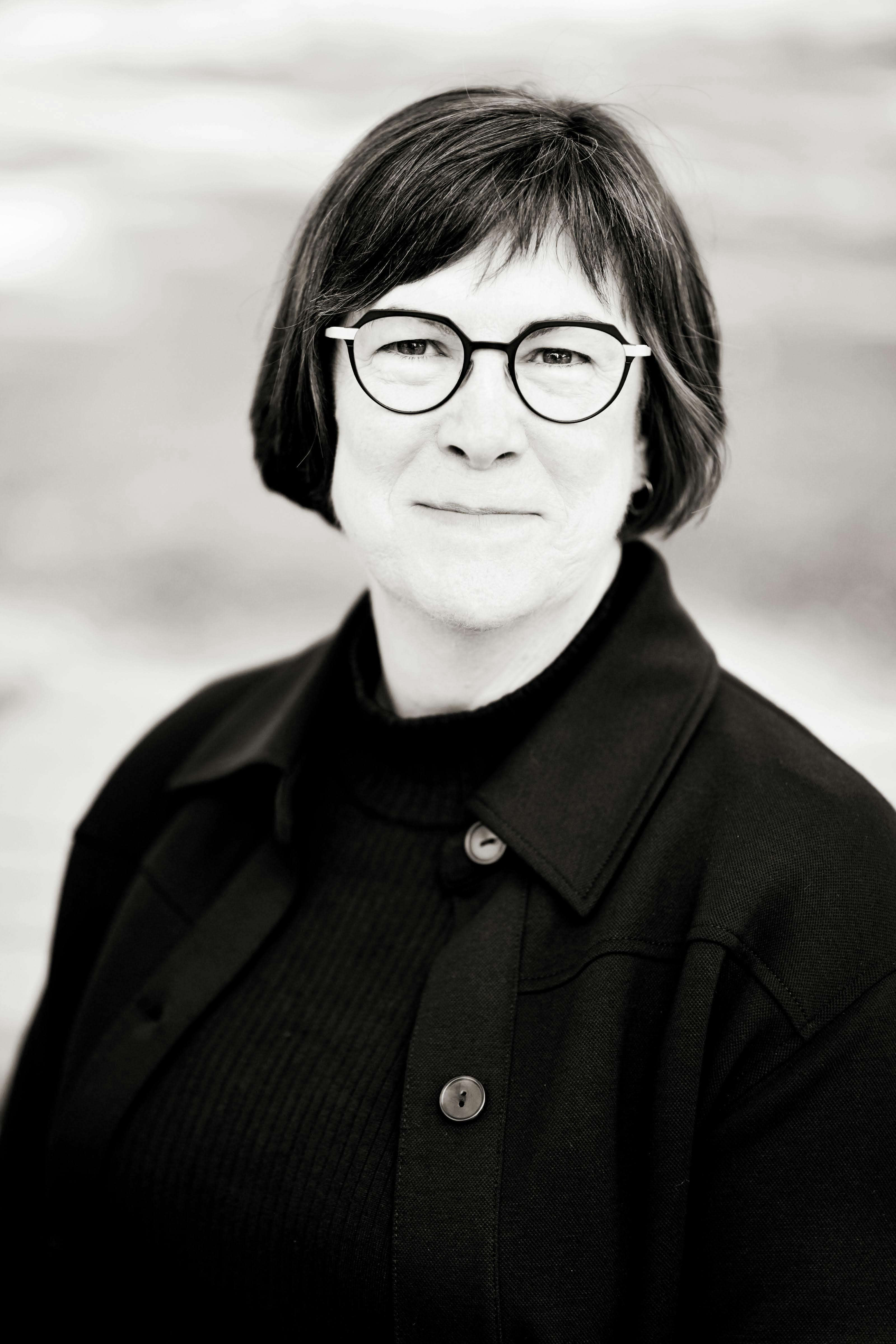Black and white portrait of candidate Linda Henigin