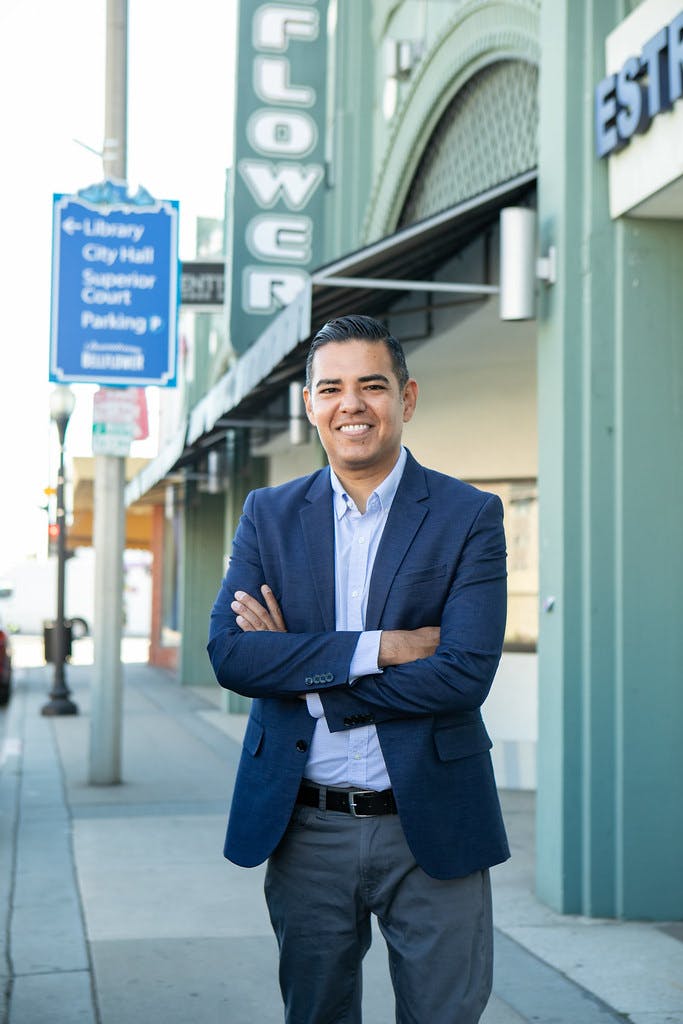 Portrait of Congressman Robert Garcia