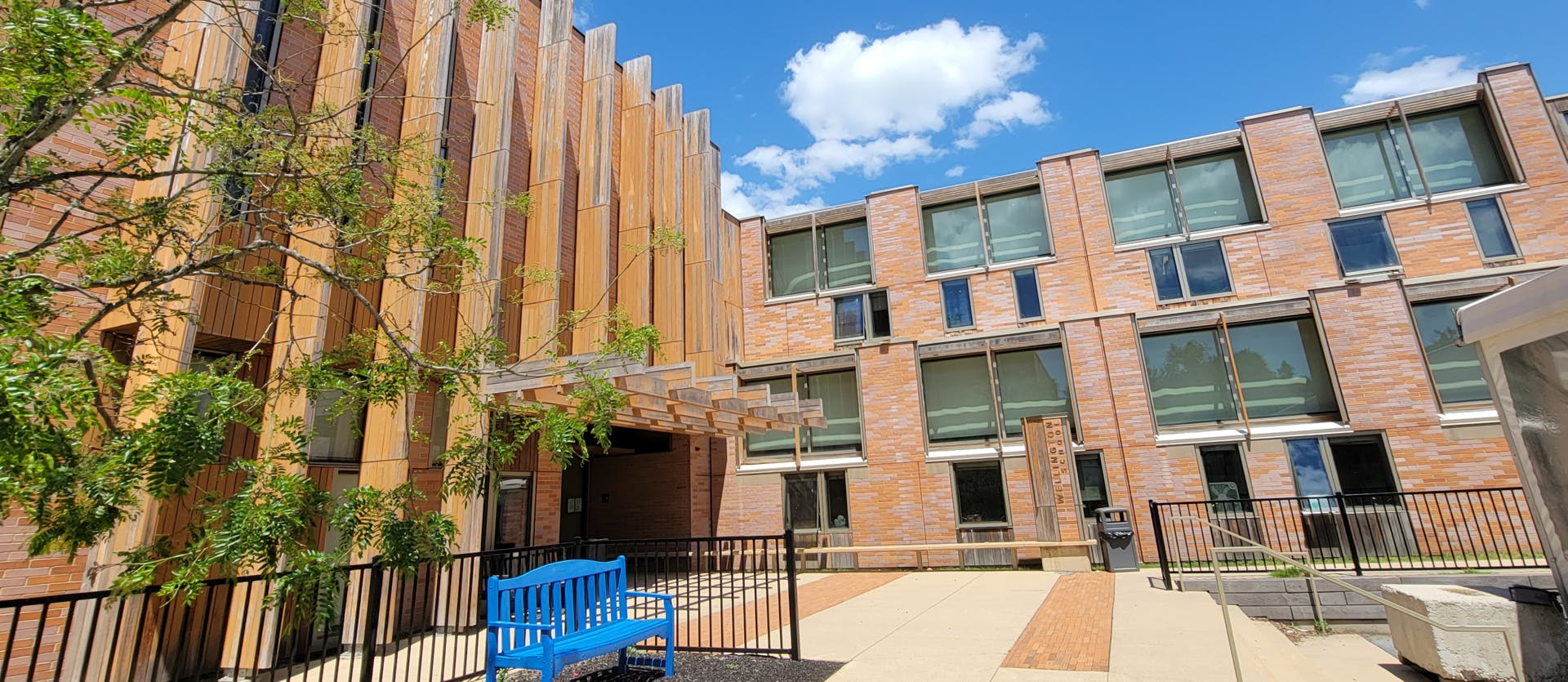 photograph of the exterior of the Wellington Elementary