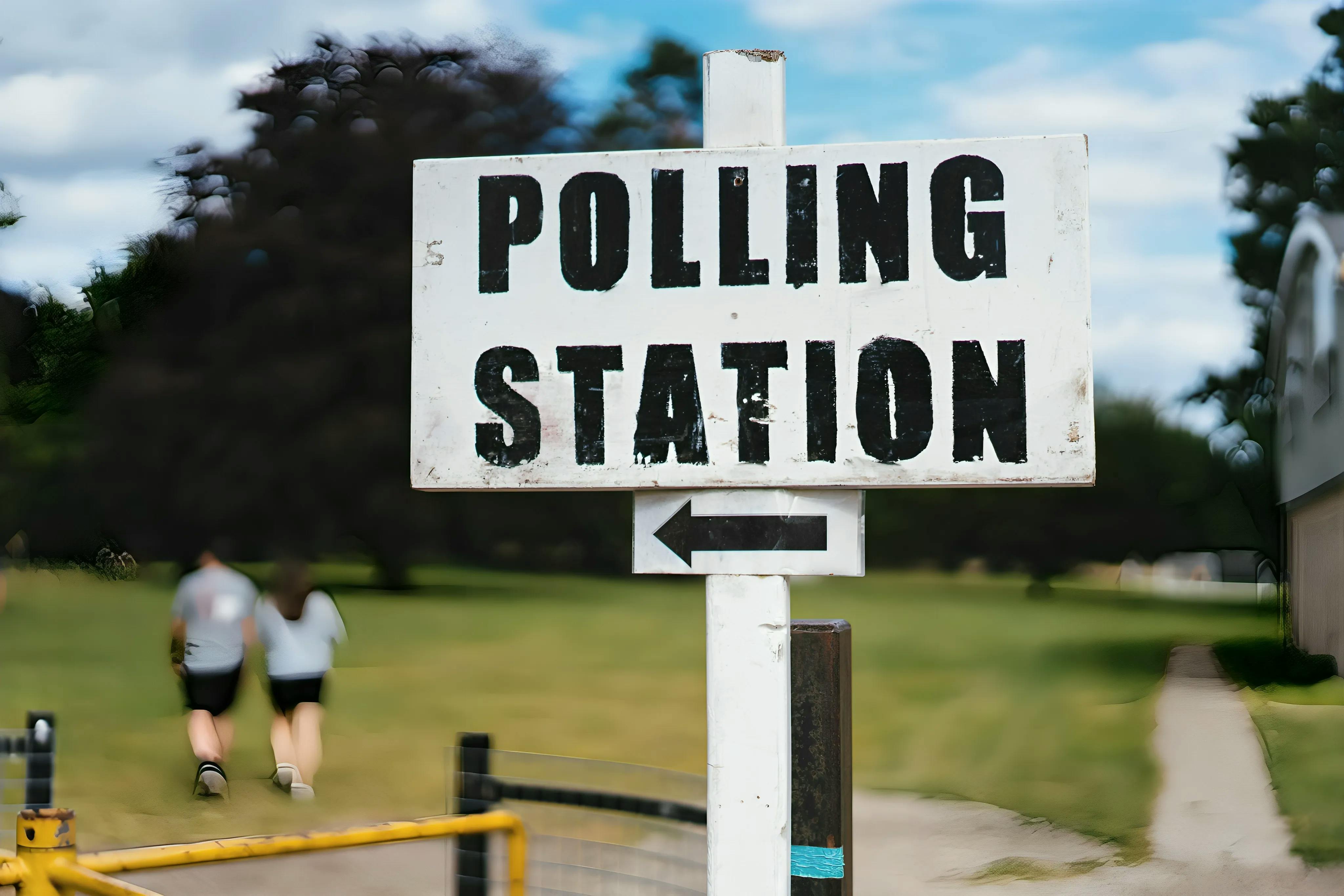 photo of a polling station sign