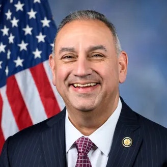 Gil Cisneros Gil Cisneros