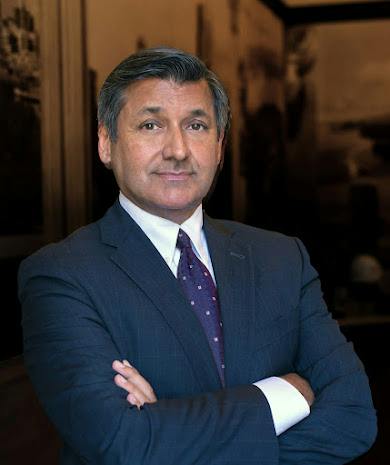 José Cisneros