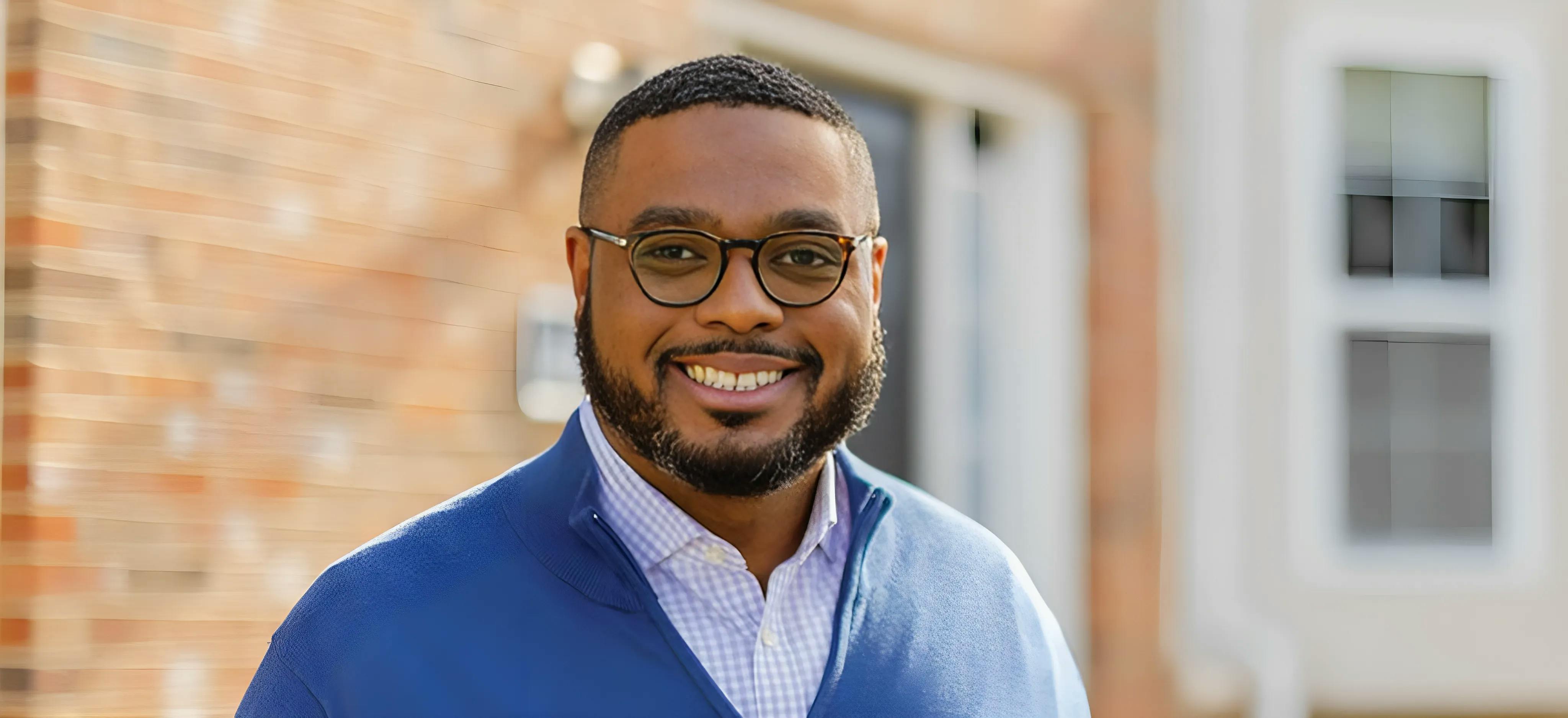 <p><span style="color: var(--color-headline-secondary)">Austin Davis</span></p>