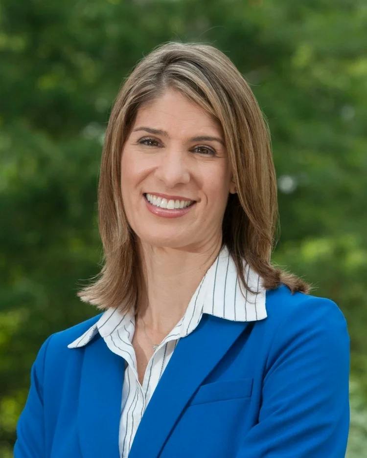 Lori Trahan