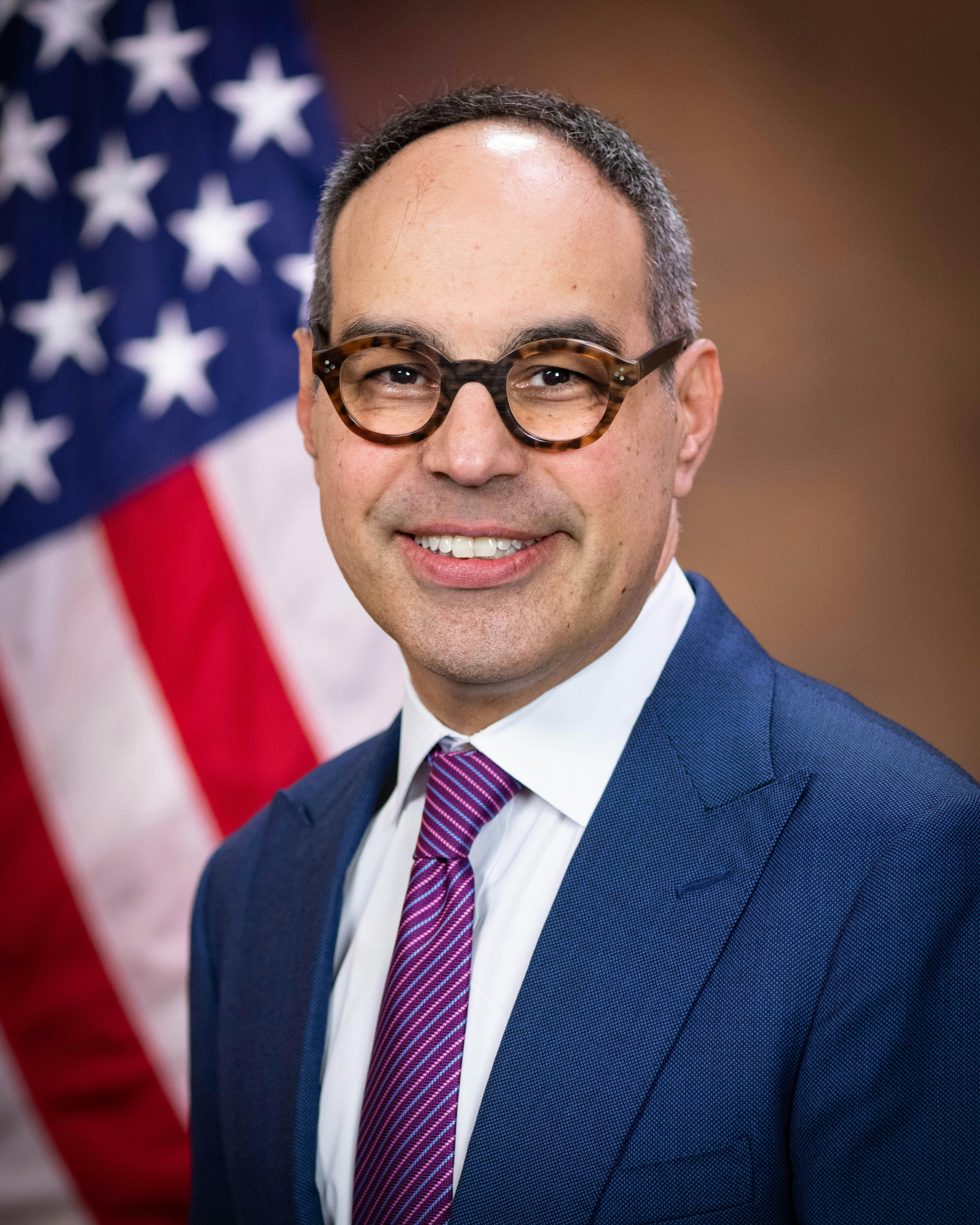 <p>JONATHAN KANTER</p>