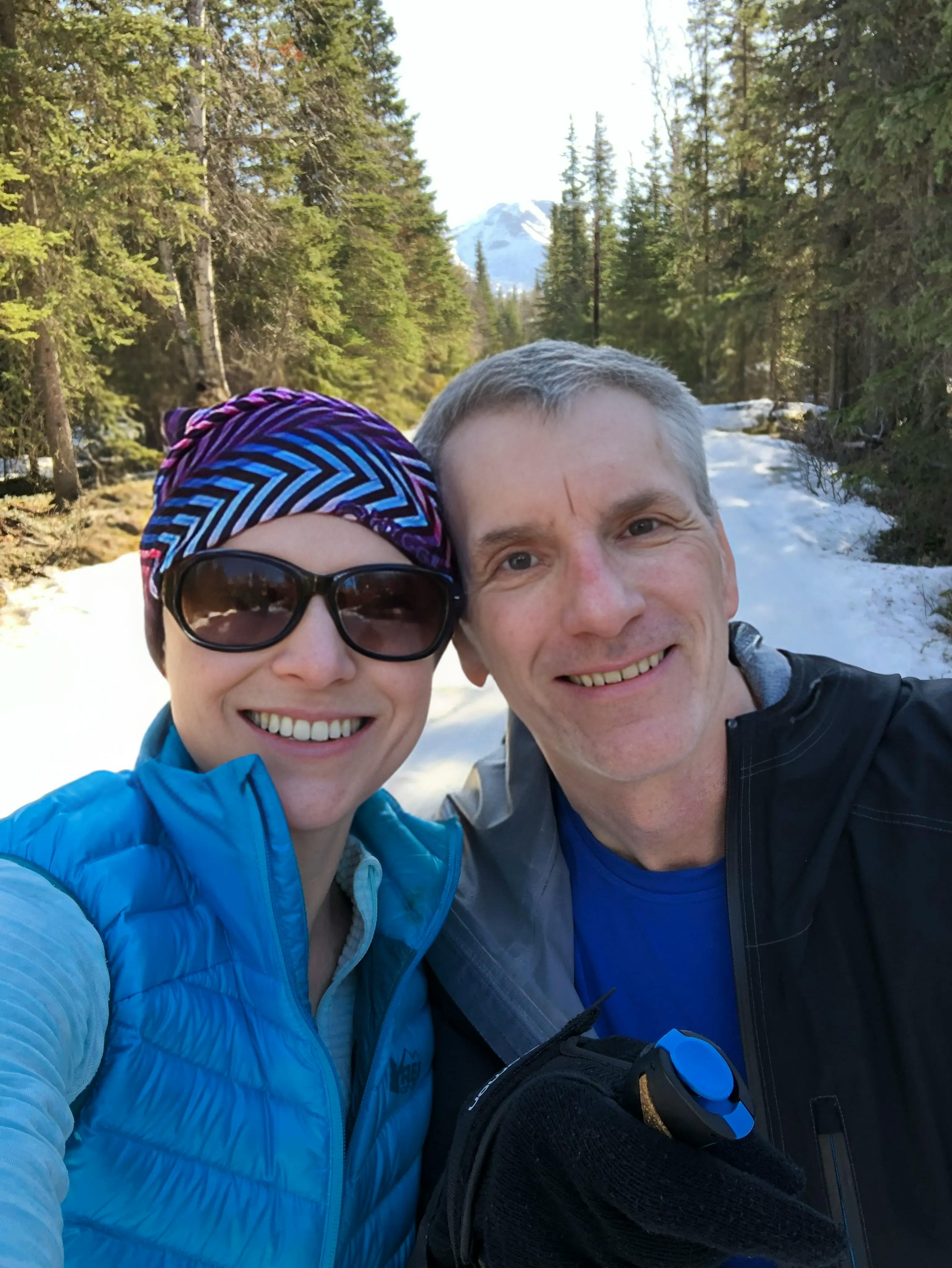 Dr Pete and LeeAnn out skiing