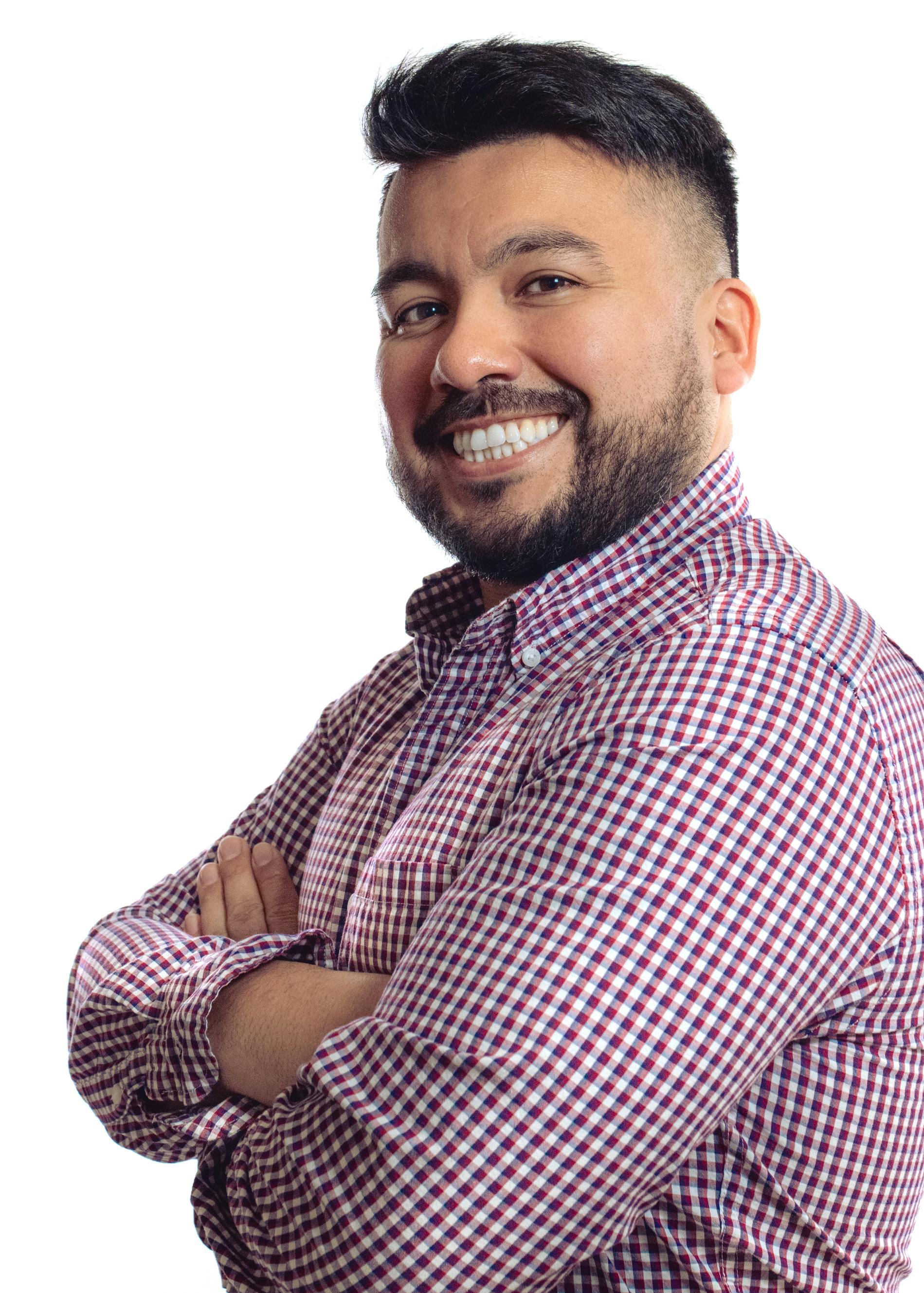 Portrait of Jonathan Paz smiling